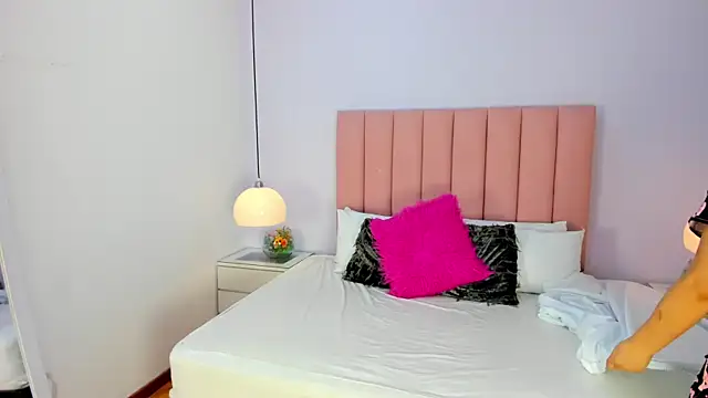 Amy Ferreira online show from 11-12-25, 02:48