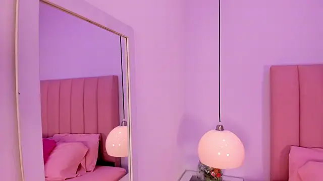 Amy Ferreira online show from 10-30-25, 03:16