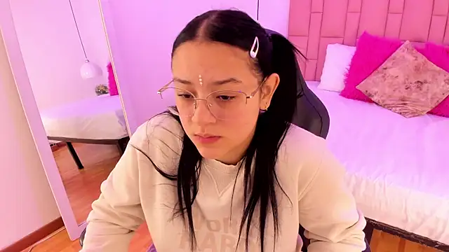 Amy Ferreira online show from 01-07-26, 04:06