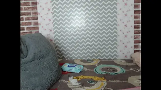 Snapshot of KaMila_M00N chatting on 10-18-25, 04:20 KaMila M00N online show from 10-18-25, 04:20