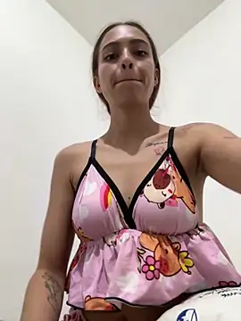 Snapshot of KaMila_M00N chatting on 02-06-26, 05:47 KaMila M00N online show from 02-06-26, 05:47