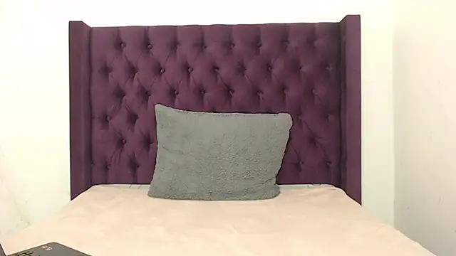 Snapshot of KaMila_M00N chatting on 02-26-26, 04:40 KaMila M00N online show from 02-26-26, 04:40