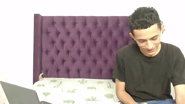 Snapshot of KaMila_M00N chatting on 01-07-26, 04:23 KaMila M00N online show from 01-07-26, 04:23