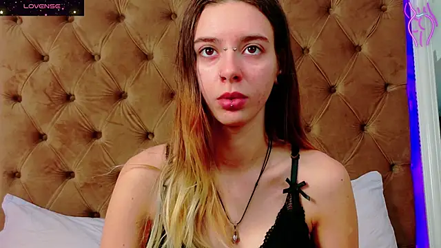 CoraVex online show from 11-26-25, 05:07