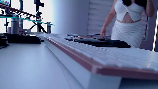 theofficialsophiasanchez online show from 04-10-26, 01:34