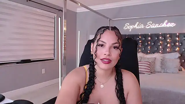 Snapshot of theofficialsophiasanchez chatting on 05-17-26, 04:23 theofficialsophiasanchez online show from 05-17-26, 04:23