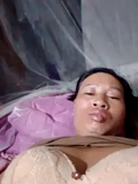 Snapshot of donna-bae chatting on 02-18-26, 08:49 donna-bae online show from 02-18-26, 08:49