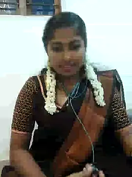 Snapshot of TAMIL_AMMUKUTTYY chatting on 09-18-25, 05:38 TAMIL AMMUKUTTYY online show from 09-18-25, 05:38