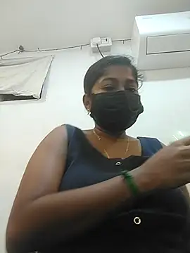 Snapshot of TAMIL_AMMUKUTTYY chatting on 10-18-25, 06:54 TAMIL AMMUKUTTYY online show from 10-18-25, 06:54