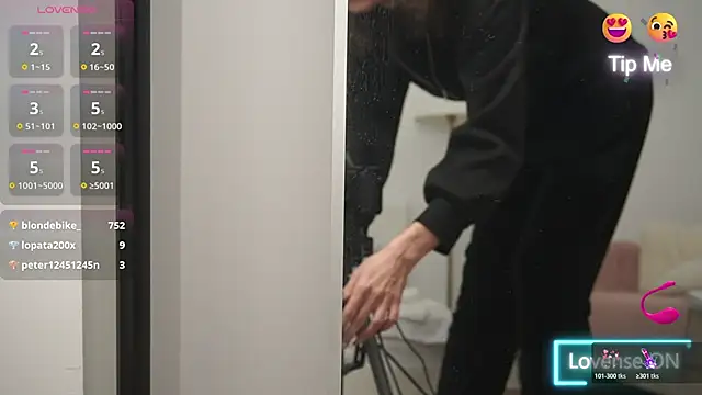 adisson fox online show from 12-03-25, 07:08