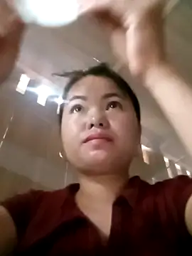 Snapshot of emly-xinh18 chatting on 10-01-25, 12:49 emly-xinh18 online show from 10-01-25, 12:49