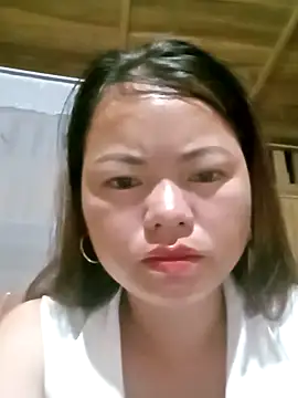 Snapshot of emly-xinh18 chatting on 09-27-25, 02:23 emly-xinh18 online show from 09-27-25, 02:23