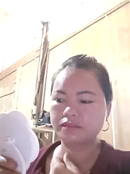 Snapshot of emly-xinh18 chatting on 09-22-25, 03:34 emly-xinh18 online show from 09-22-25, 03:34