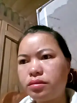 Snapshot of emly-xinh18 chatting on 09-22-25, 11:00 emly-xinh18 online show from 09-22-25, 11:00
