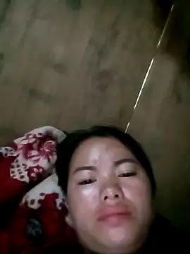 Snapshot of emly-xinh18 chatting on 09-28-25, 02:51 emly-xinh18 online show from 09-28-25, 02:51