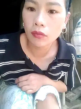 Snapshot of Qinjid002 chatting on 10-30-25, 02:32 Qinjid002 online show from 10-30-25, 02:32