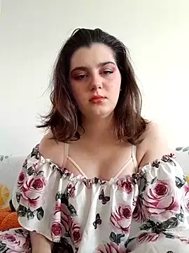 Snapshot of Luna_Moody chatting on 09-27-25, 04:18 Luna Moody online show from 09-27-25, 04:18