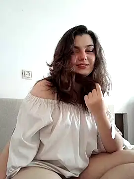 Snapshot of Luna_Moody chatting on 09-29-25, 05:03 Luna Moody online show from 09-29-25, 05:03