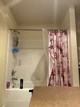 Snapshot of Matthew23Z chatting on 10-18-25, 09:06 Matthew23Z online show from 10-18-25, 09:06