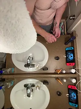 Snapshot of Matthew23Z chatting on 10-19-25, 10:29 Matthew23Z online show from 10-19-25, 10:29