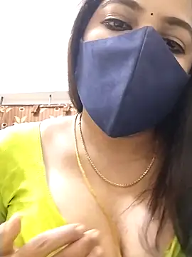 Snapshot of hottamil_honey_couples chatting on 10-16-25, 10:18 hottamil honey couples online show from 10-16-25, 10:18
