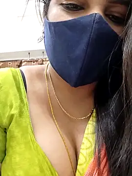 Snapshot of hottamil_honey_couples chatting on 10-21-25, 10:53 hottamil honey couples online show from 10-21-25, 10:53