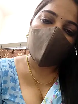 Snapshot of hottamil_honey_couples chatting on 10-01-25, 10:57 hottamil honey couples online show from 10-01-25, 10:57
