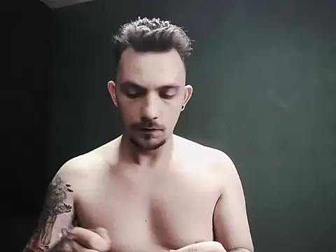 Snapshot of guesswhatbitch chatting on 10-08-25, 08:27 guesswhatbitch online show from 10-08-25, 08:27