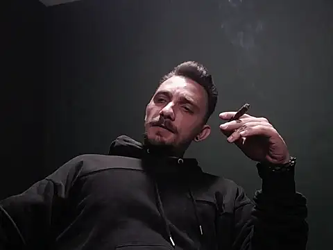 Snapshot of guesswhatbitch chatting on 10-02-25, 05:05 guesswhatbitch online show from 10-02-25, 05:05