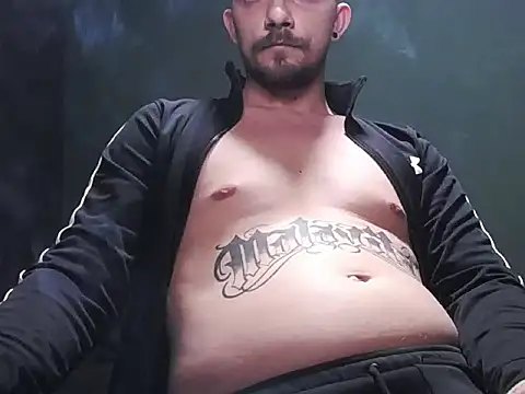 Snapshot of guesswhatbitch chatting on 11-06-25, 04:00 guesswhatbitch online show from 11-06-25, 04:00