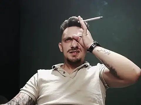 Snapshot of guesswhatbitch chatting on 10-05-25, 07:26 guesswhatbitch online show from 10-05-25, 07:26