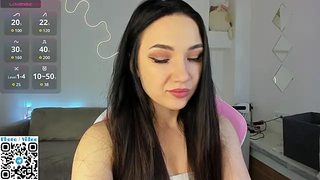 Helen Spark online show from 10-22-25, 02:00