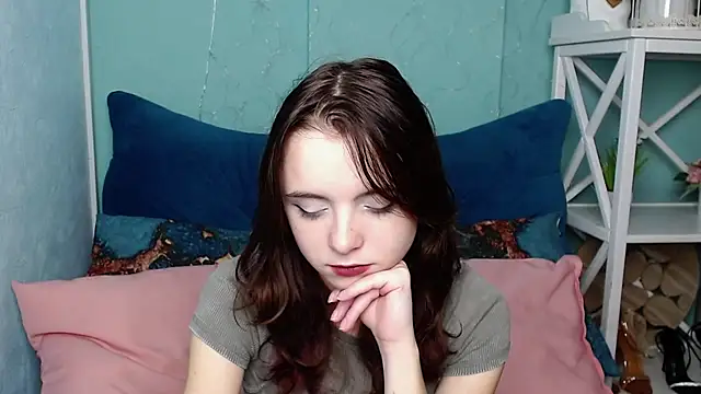 Snapshot of VivienneRo chatting on 10-09-25, 04:46 VivienneRo online show from 10-09-25, 04:46