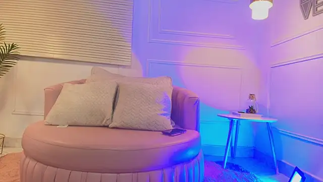 alessia moon1 online show from 11-14-25, 12:20