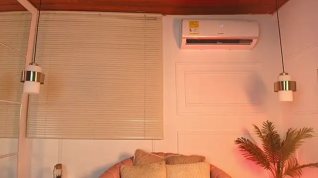 alessia moon1 online show from 10-24-25, 12:59