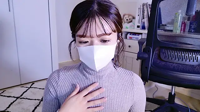 Snapshot of SatoYuri_jp chatting on 10-09-25, 12:38 SatoYuri jp online show from 10-09-25, 12:38