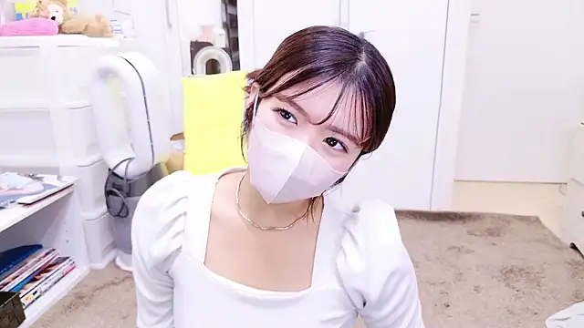 Snapshot of SatoYuri_jp chatting on 10-19-25, 11:02 SatoYuri jp online show from 10-19-25, 11:02