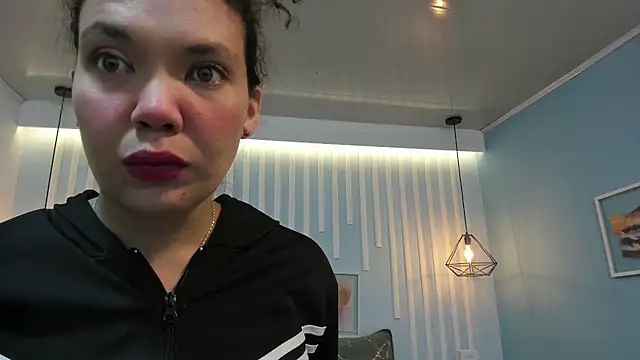 SweetStarr  online show from 10-24-25, 12:04