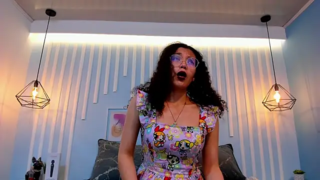 SweetStarr  online show from 11-03-25, 01:04