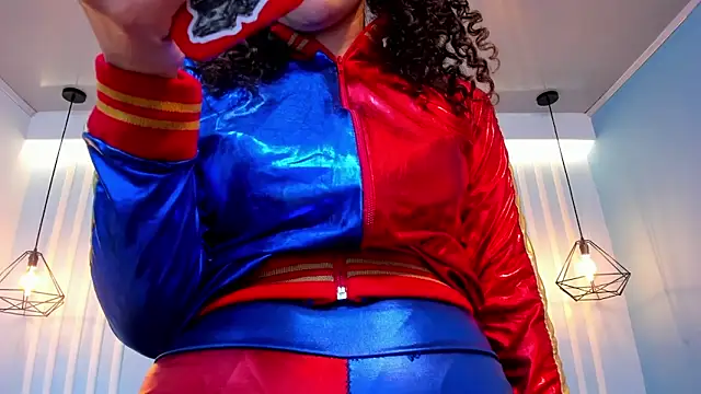 SweetStarr  online show from 10-31-25, 12:24