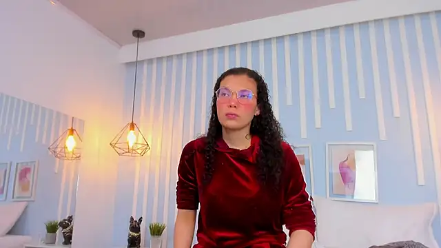 SweetStarr  online show from 10-05-25, 01:46