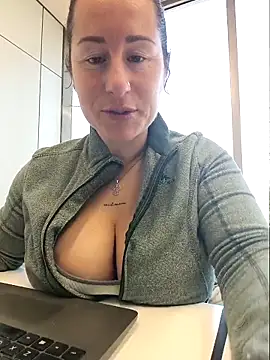 Snapshot of bichota85 chatting on 02-23-26, 10:49 bichota85 online show from 02-23-26, 10:49