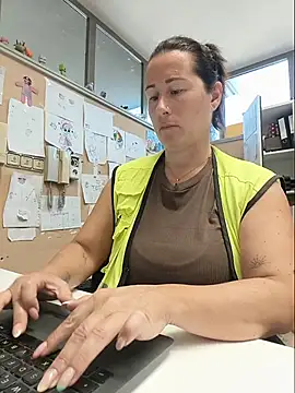 bichota85 online show from 06-15-26, 10:04