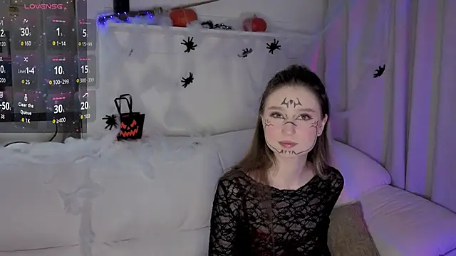  Lua   online show from 10-28-25, 07:02