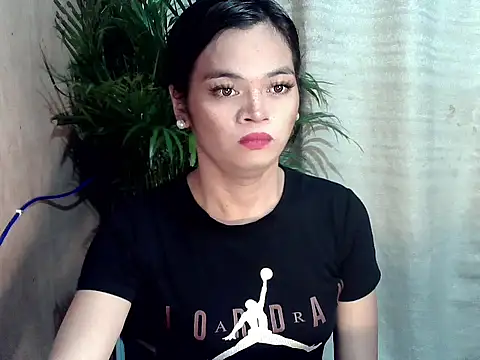 Snapshot of Nikah_loves_u chatting on 11-19-25, 05:29 Nikah loves u online show from 11-19-25, 05:29