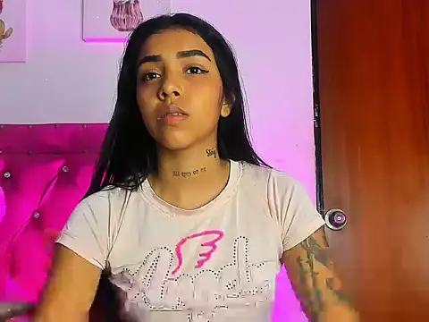 Snapshot of dahiiangomezz chatting on 09-24-25, 07:59 dahiiangomezz online show from 09-24-25, 07:59