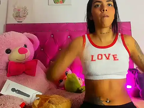 Snapshot of dahiiangomezz chatting on 09-28-25, 07:48 dahiiangomezz online show from 09-28-25, 07:48