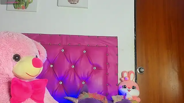 Snapshot of dahiiangomezz chatting on 10-03-25, 08:27 dahiiangomezz online show from 10-03-25, 08:27