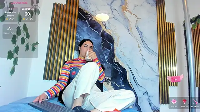 brittanyy20 online show from 10-15-25, 09:39