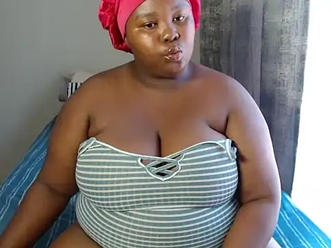 Snapshot of BustyKinkyZA chatting on 09-22-25, 11:49 BustyKinkyZA online show from 09-22-25, 11:49